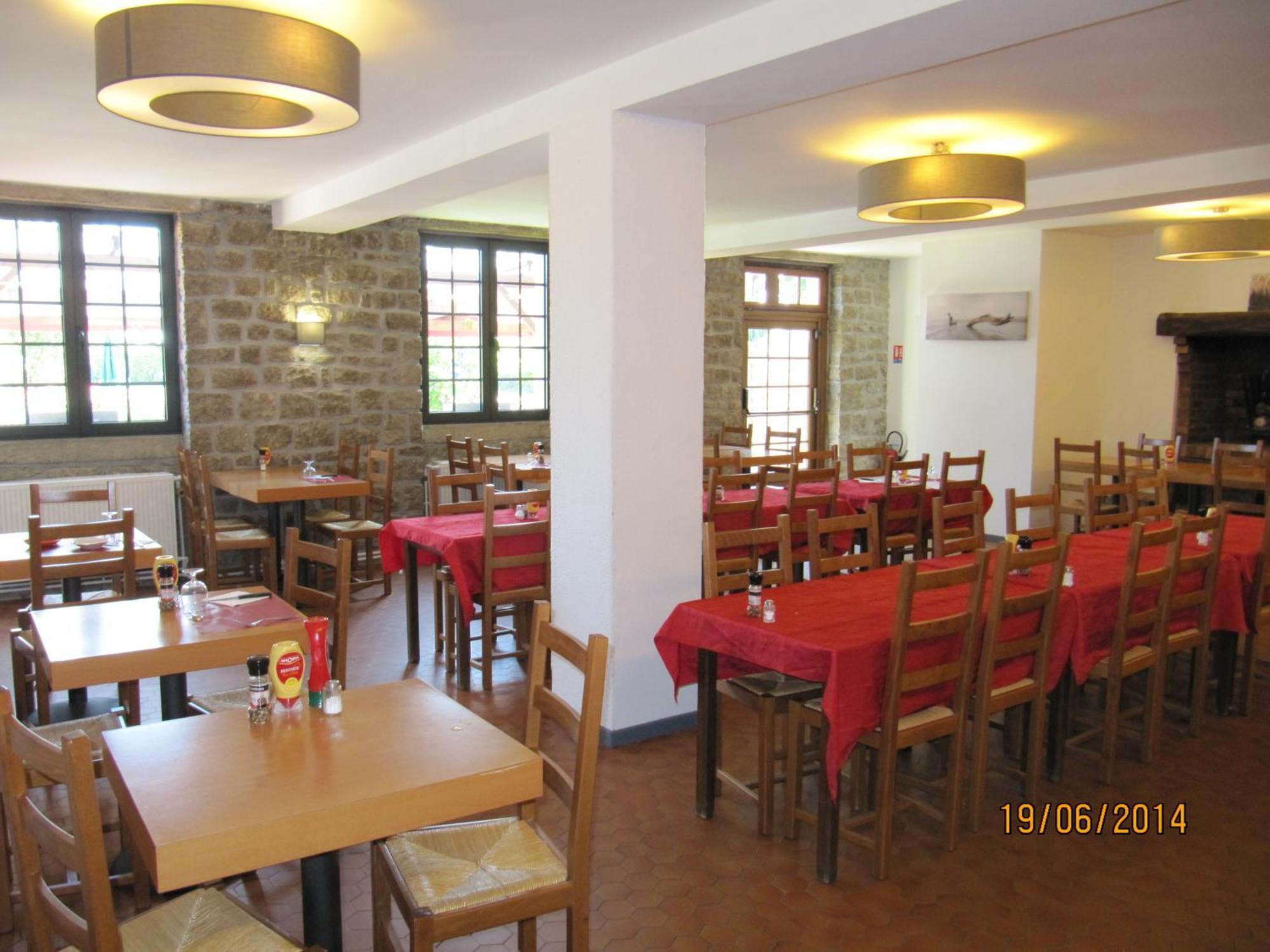 Auberge Le Guinefort Léhon Extérieur photo